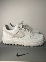 Nike Air Force 1 Luxe Sneaker Gr. 45,5 Neuwertig! Aachen - Aachen-Mitte Vorschau