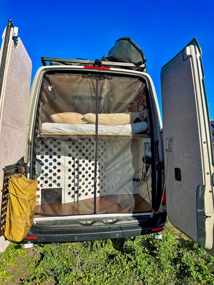 Mercedes Sprinter 907 4x4 Campervan – Einzelstück mit Qualität in Hamburg