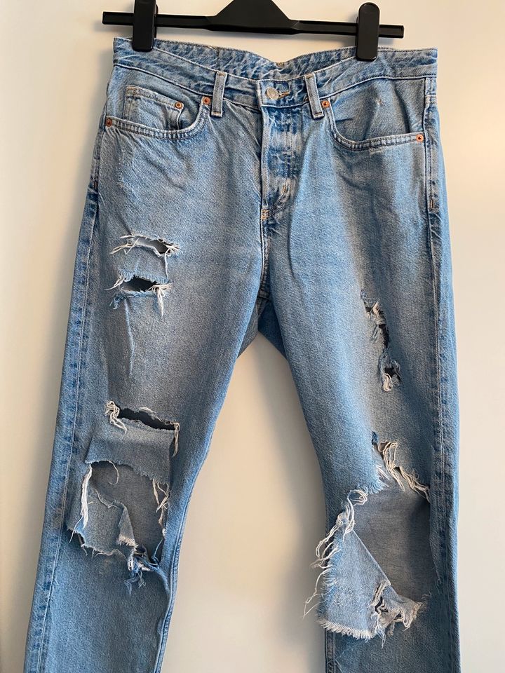 Boyfriend Jeans H&M low waist ripped in Kempen