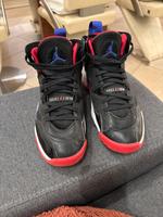 Nike Air Jordan JUMPMAN TWO TREY Gr 42 Hessen - Obertshausen Vorschau