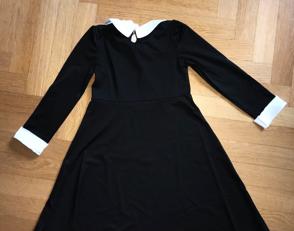 Schönes Wednesday Addams Kleid Halloween Gr. 146/152 NEU! in Hofheim am Taunus