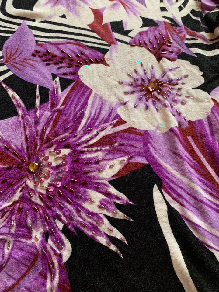 Imagini Pullover Gr. L, 42-44  lila mit Straß Palletten in Swisttal