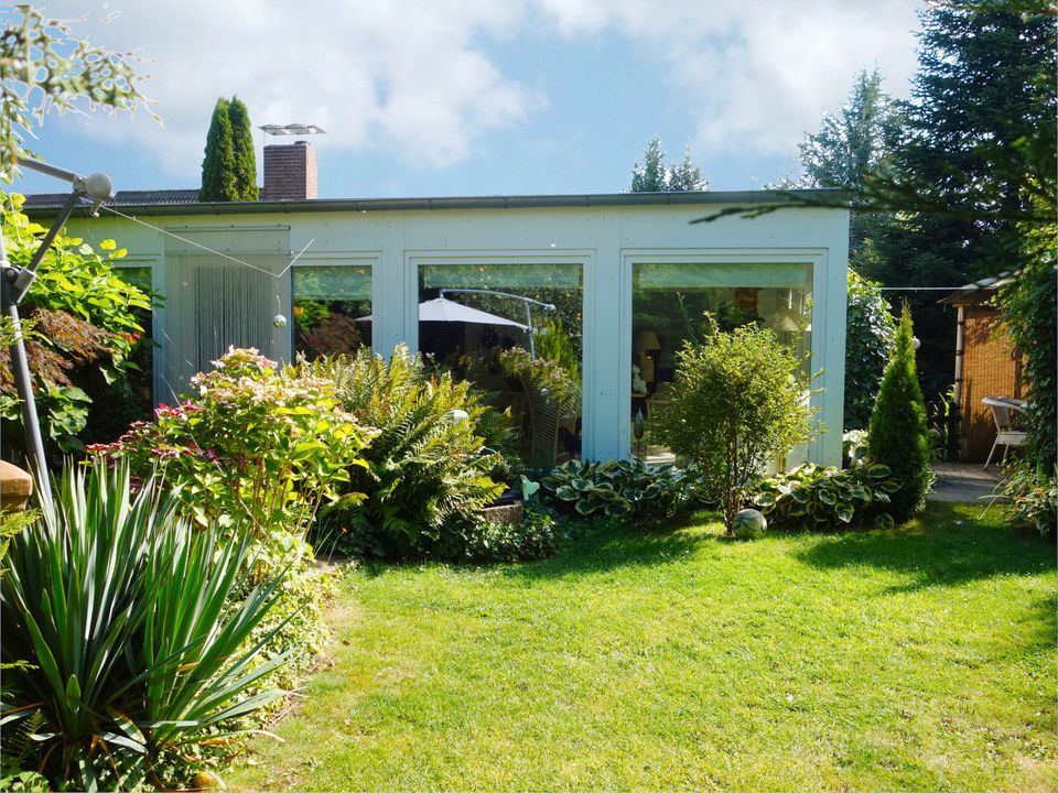 Großer gepflegter ebenerdiger Flachdach-Bungalow in Stadtrandlage in Marne / Nordsee in Marne