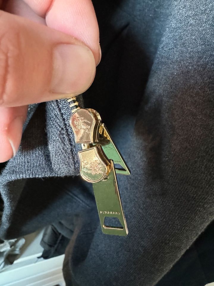 Burberry Zipper in XXL Dunkelgrau in Dresden