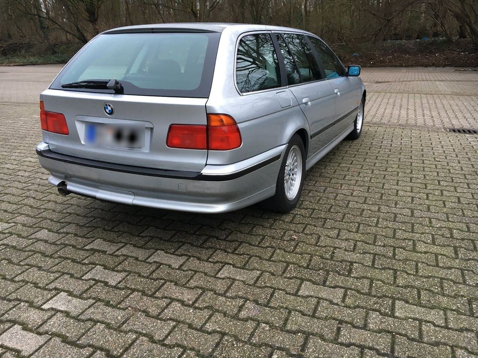 BMW e39 528i Touring Leder AHK TÜV 09/25 in Bochum