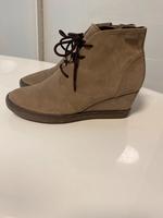 Esprit Wildleder Stiefelette Gr. 40 neuwertig Bochum - Bochum-Ost Vorschau