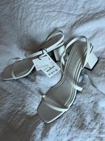 *NEU OVP* Pull & Bear Sandaletten mit Blockabsatz weiß Gr.37 Nordrhein-Westfalen - Hamm Vorschau