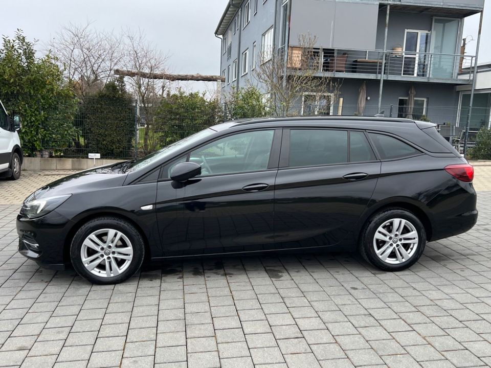 Opel Astra K Sports *NAVI*KLIMATRONIK*MTL*AUTOMATIK* in Holzgerlingen