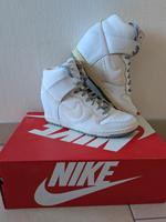 NIKE Sneakers Womens Dunk Sky Hi Essential Größe 8,5/40. Nordrhein-Westfalen - Neunkirchen-Seelscheid Vorschau
