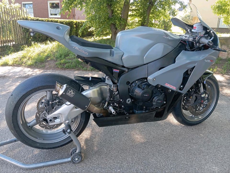 Honda CBR 1000RR SC59 Rennstrecke in Minfeld