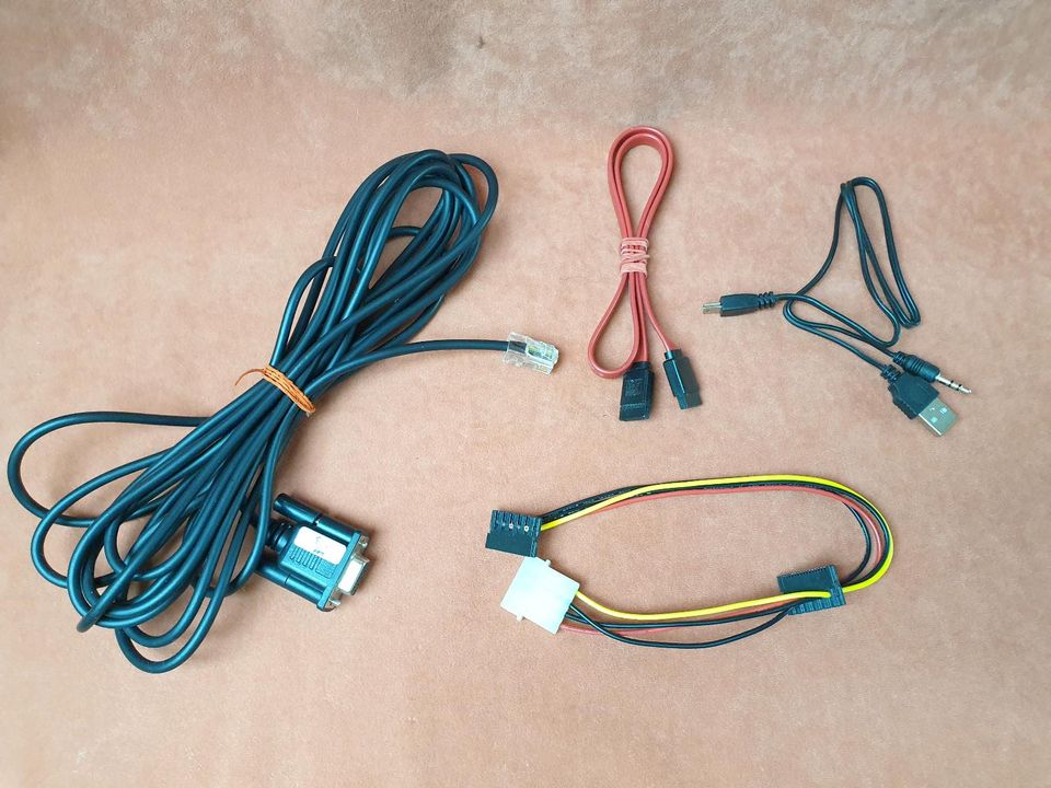 4 verschiedene Kabel - Computerkabel in Bad Oeynhausen