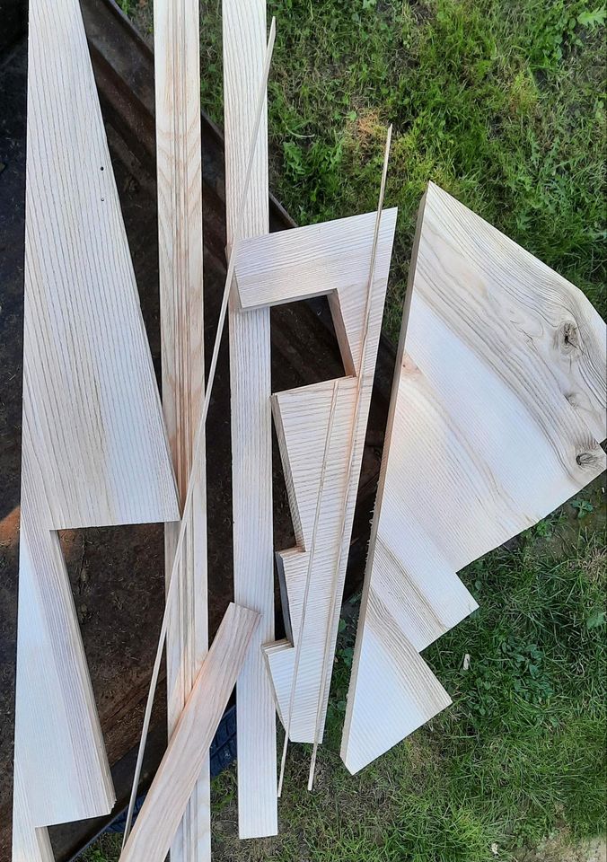 Holzreste Esche zum Basteln in Bad Bibra