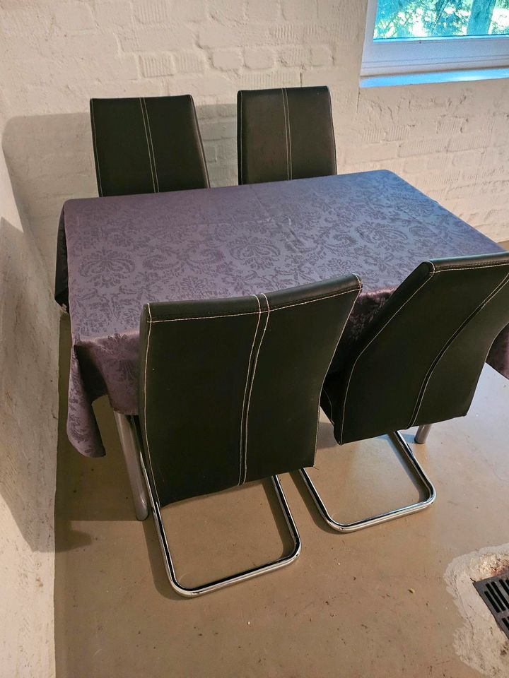 Tisch mit Stühle ,wie neue /nur abholen/ in Bremen