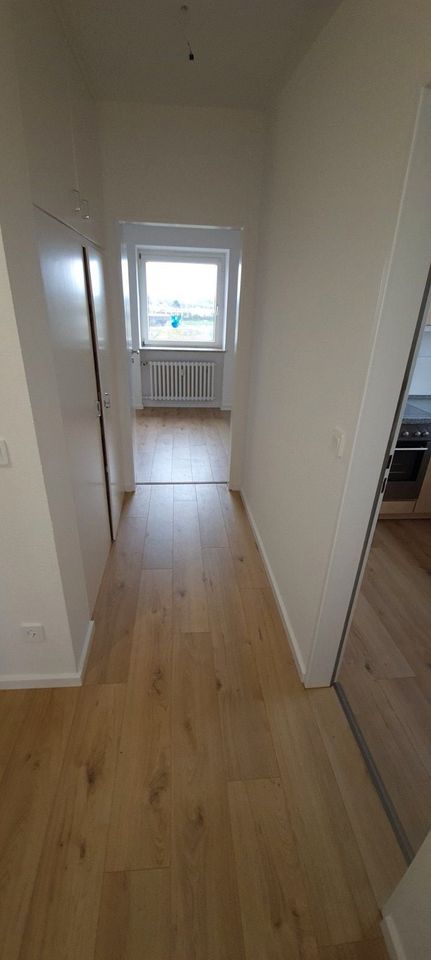 Renovierte 3 Zimmer Wohnung im 8.Stock mit Einbauküche und Balkon und Blick über Bad Nauheim in Bad Nauheim