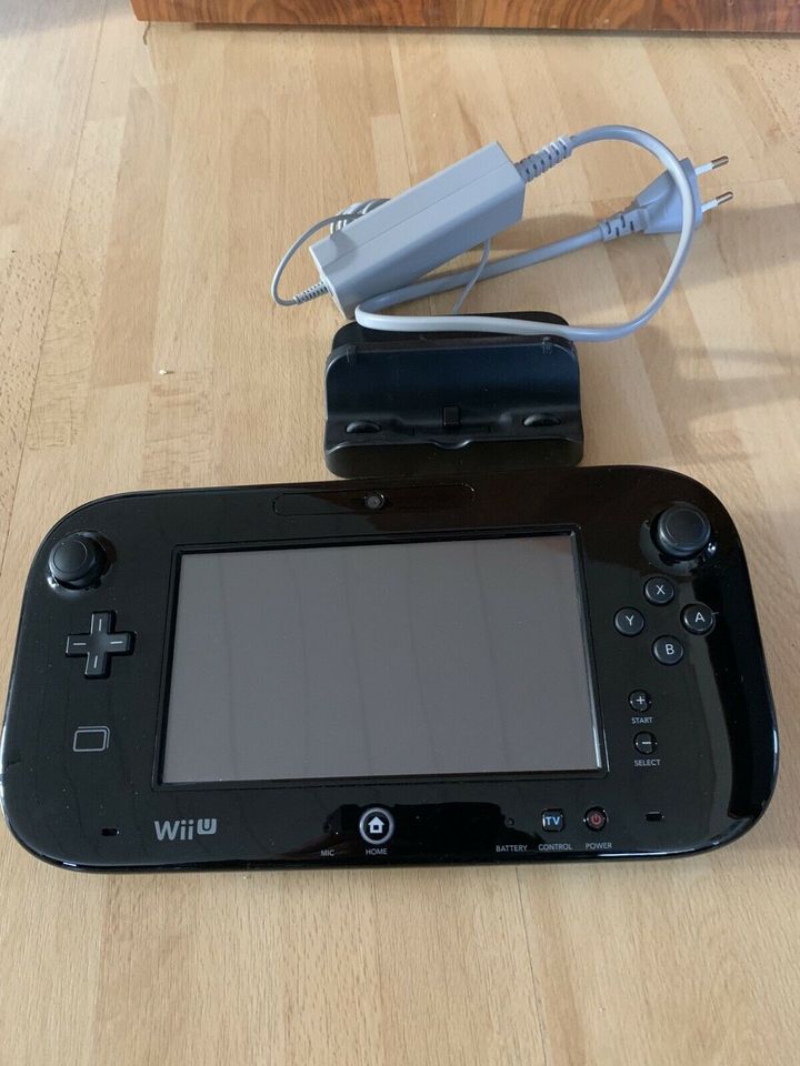 WiiU Konsole mit viel Zubehör in Waldbronn