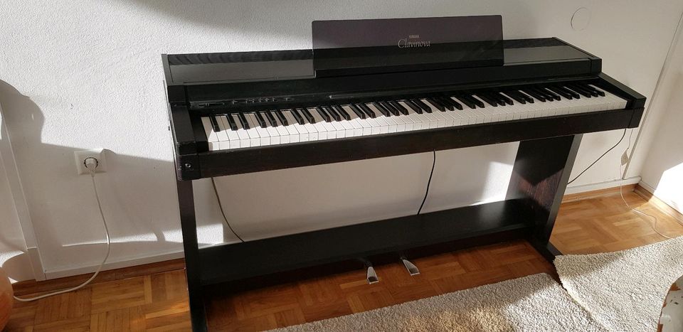 Yamaha Clavinova CLP-300 in Gehrden