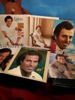 Vinyl Schallplatten Sammlung  Julio Iglesias Erlös  ans Tierheim Nordrhein-Westfalen - Moers Vorschau