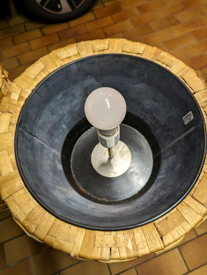 Stehlampe, wohnzimmerlampe in Bedburg-Hau