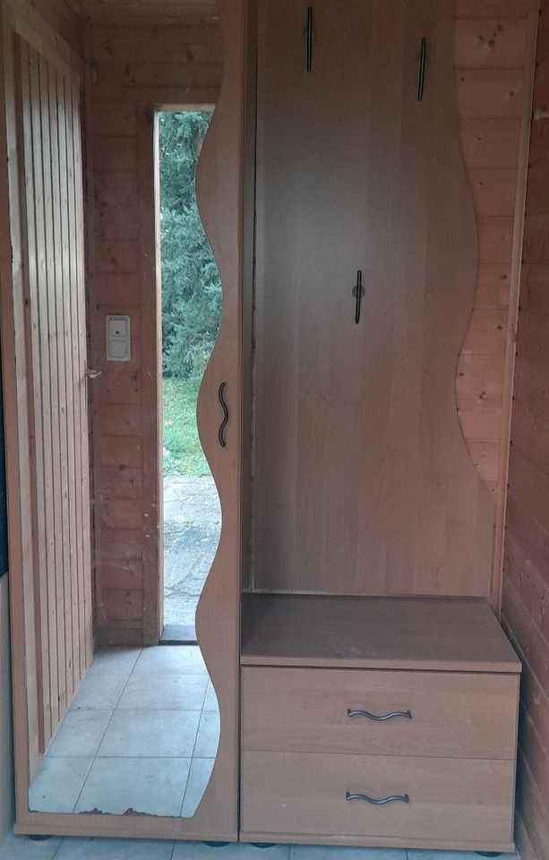 Flurgarderobe Schrank mit Spiegel und Schubladen in Bad Langensalza