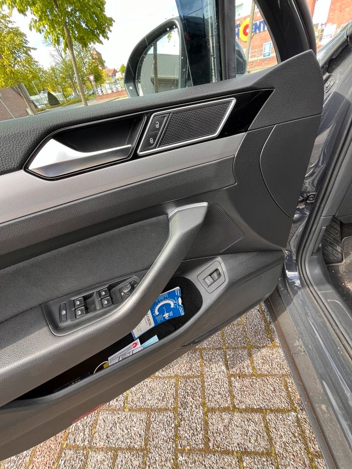 Volkswagen Passat 2.0 TDI Automatik mit neu TÜV in Cloppenburg