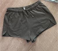 kurze Hosen aus Stoff Gr. M von H&M ; TOP Zustand Brandenburg - Neuruppin Vorschau