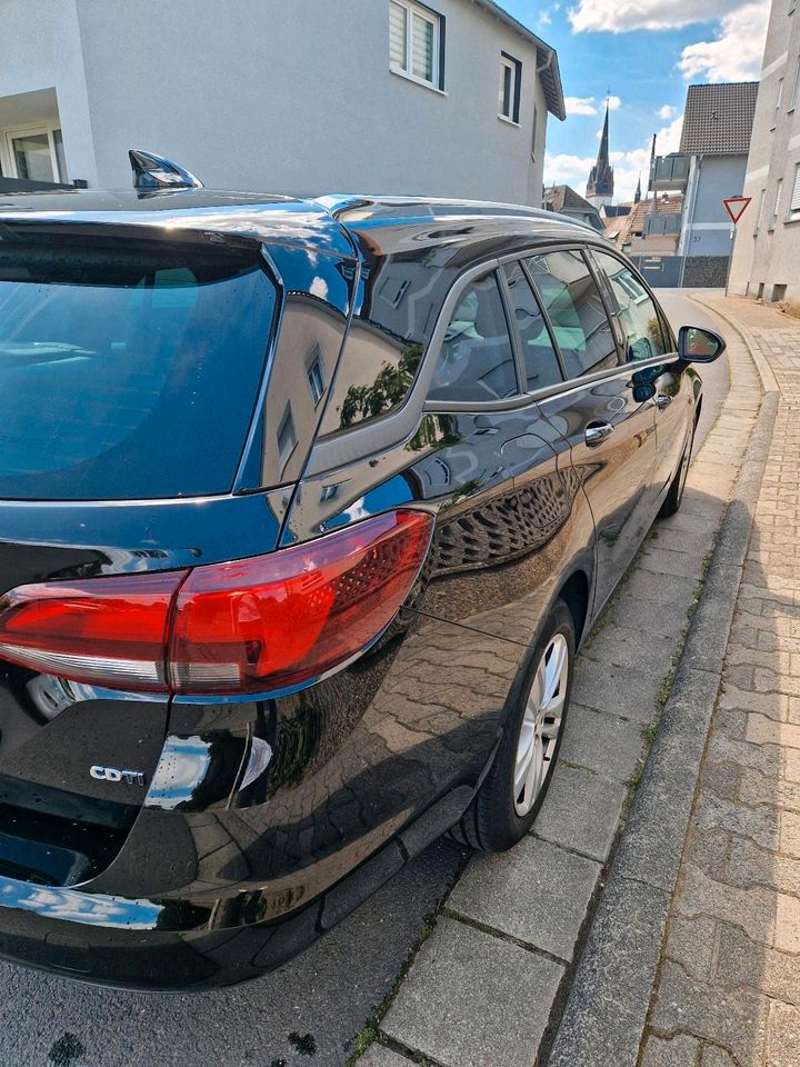 Opel Astra Kombi in Mainhausen