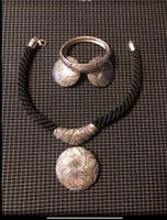 Pierre Lang Set: Ohrringe, Armreif, Kette mit Anhänger/Brosche Nordrhein-Westfalen - Rösrath Vorschau