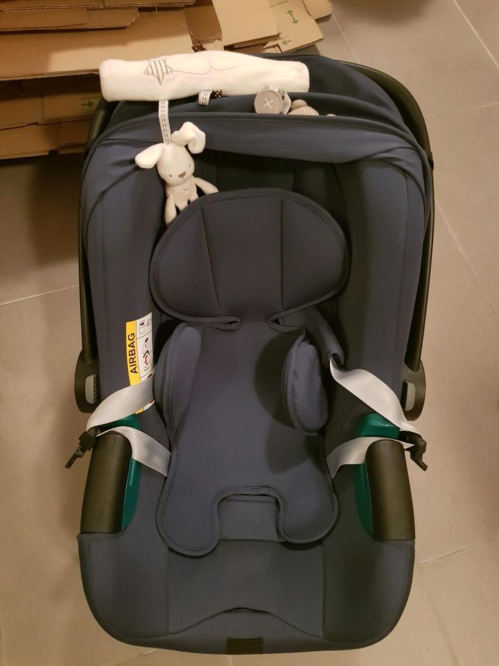 Babyschale Britax Römer blau in Wiedenzhausen