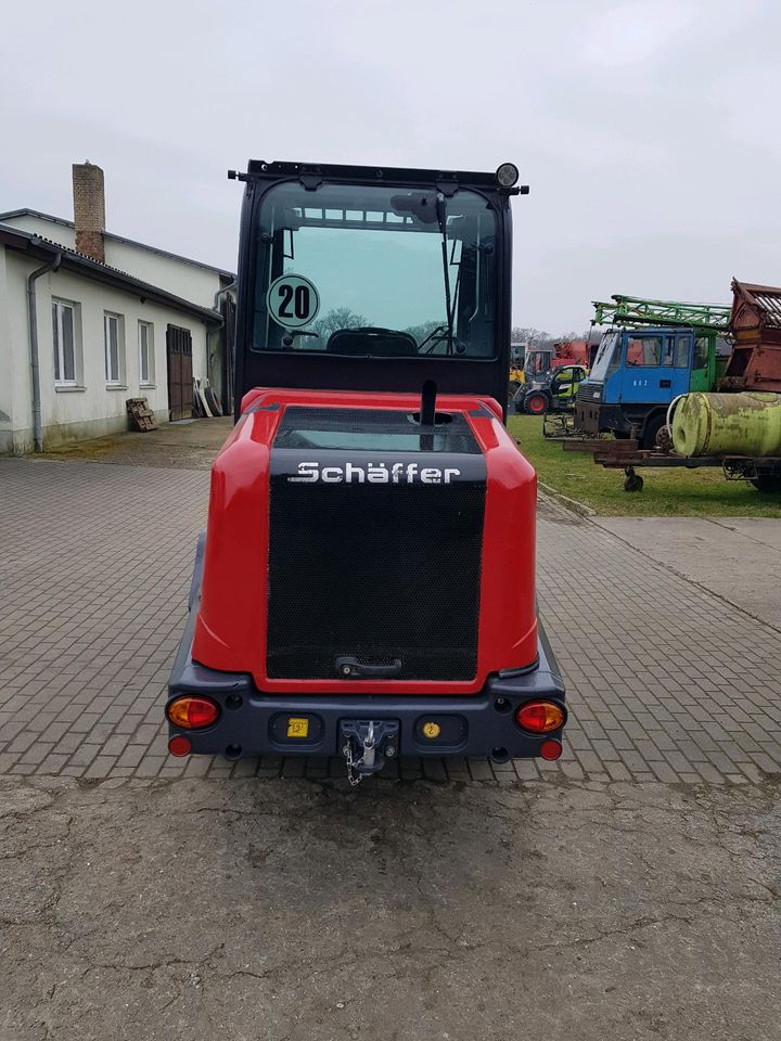 Schäfer 5650Z/Hoflader in Semlow