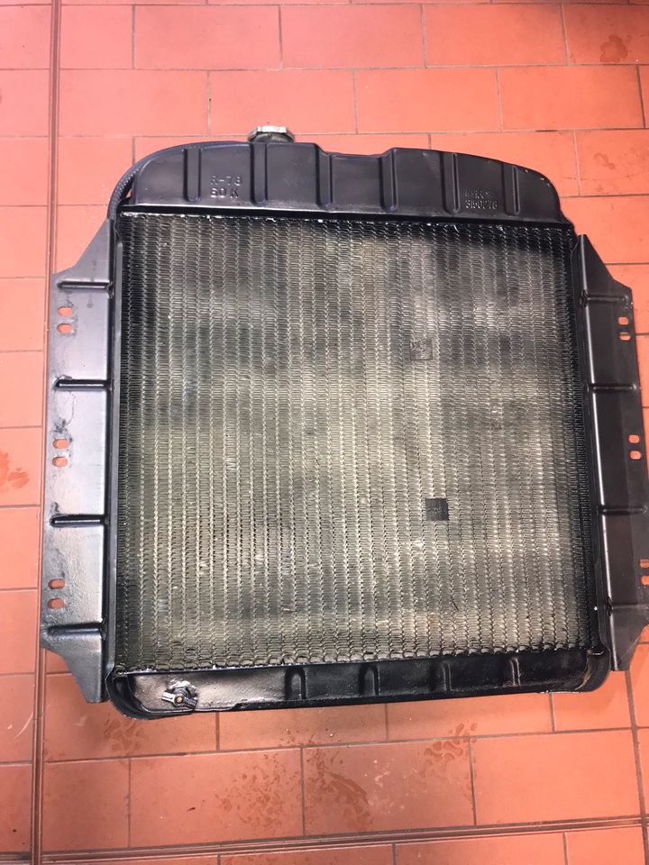 Chevrolet C10 Apache Kühler Wasserkühler radiator in Sindelfingen