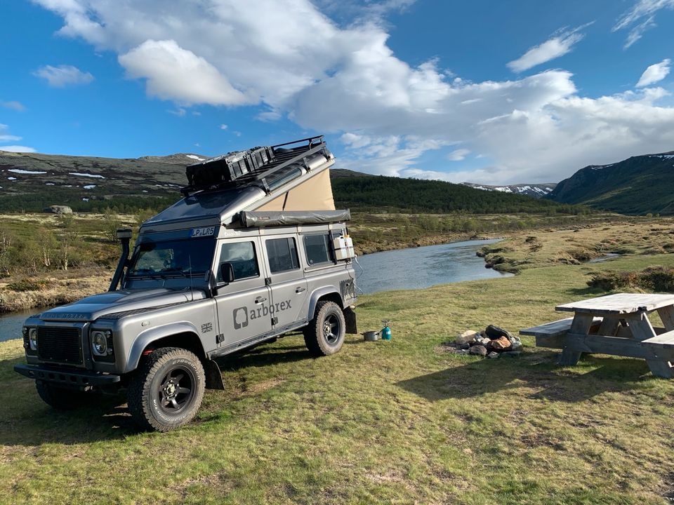 Land Rover Defender Camper in Detmold