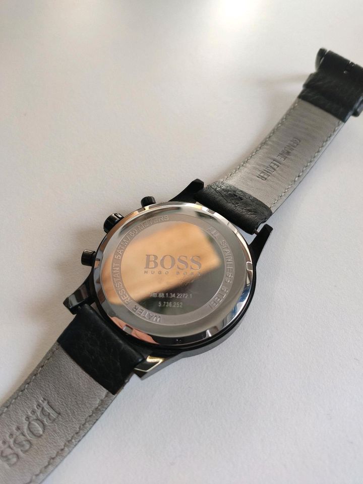 Hugo Boss Uhr (schwarz) gebraucht, neue Batterie, Datumsanzeige in Bonn