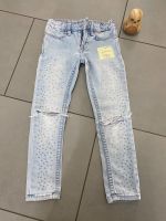 H&M skinny fit Jeanshose, Größe 98, hellblau, Sterne, used look Thüringen - Tonna Vorschau