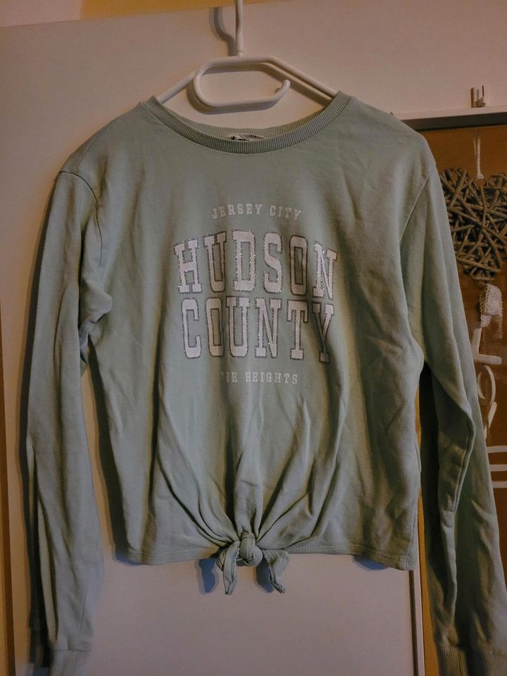 Sweatshirt von H&M Gr. 170 in Magdeburg