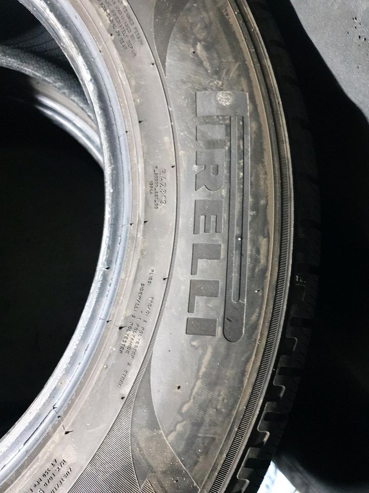 2 WINTERREIFEN PIRELLI 235 65 R17 104H DOT3921 Nr.738 in Wuppertal