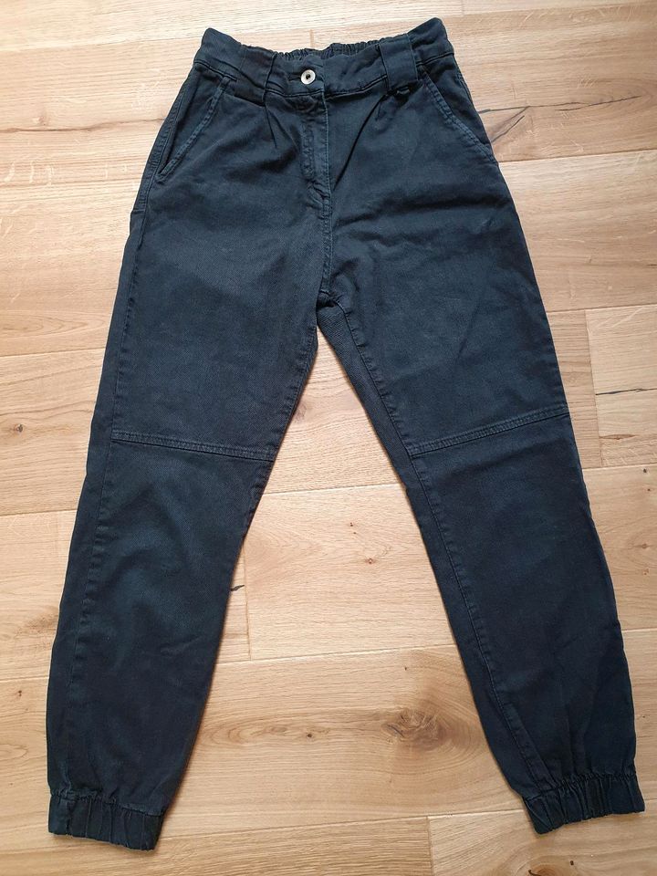 Neuwertige Bershka Jeans Jogger Gr.32 schwarz in Schwedeneck