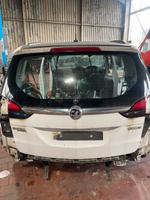 Opel Zafira C Heckklappe Komplett Farbcode Z40R Nordrhein-Westfalen - Dorsten Vorschau