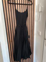 Sommerliches plissiertes Kleid von Mango XS schwarz Pankow - Weissensee Vorschau
