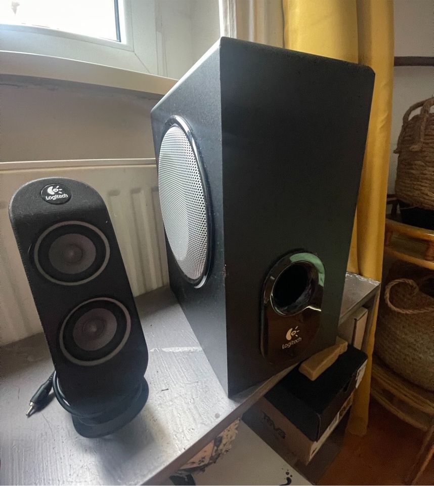 logitech surround sound speakers in Berlin