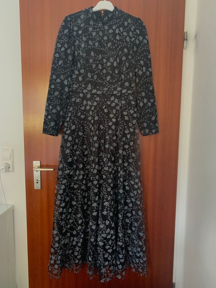 Schwarze Abaya (Kleid) in Ahlen