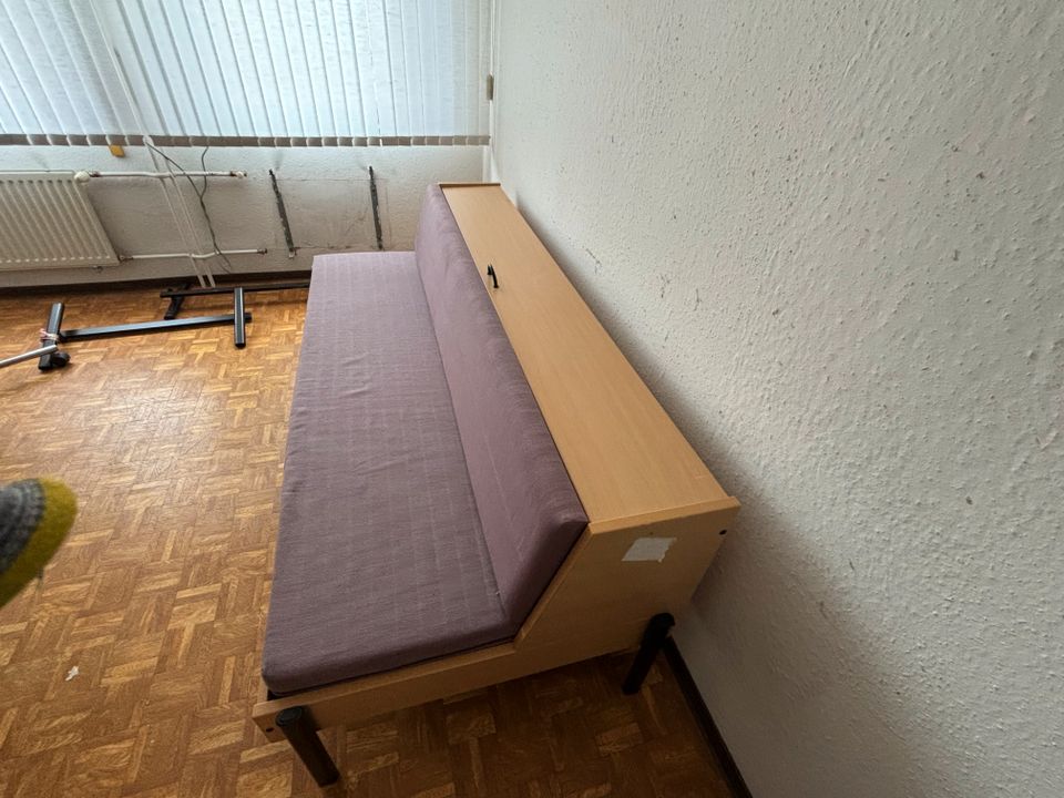 Schlafcouch/Wohnraumliege mit kl.Bettkasten ideal f. Camperausbau in Weißenfels