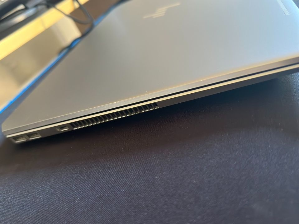 ✅HP ZBook Studio G5✅ in Köln