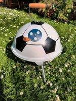 Mini-Kugel Grill mit Griff u. Deckel, Fußball Design München - Allach-Untermenzing Vorschau