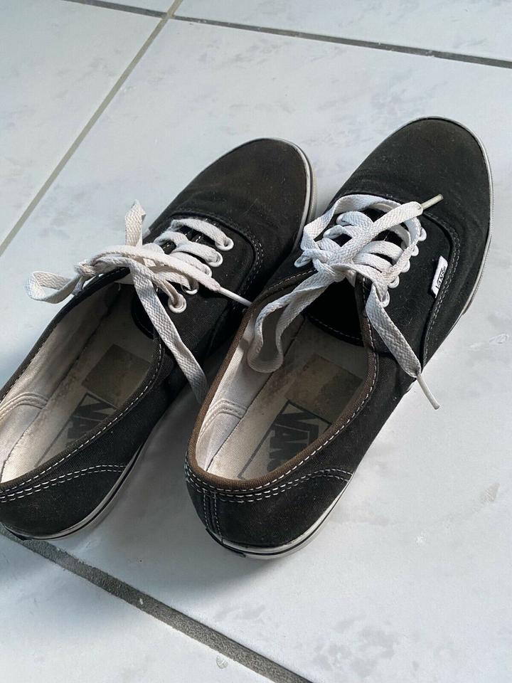 Damen Vans schwarz 40  sneaker Schuhe Turnschuh Vans grau in Dinslaken
