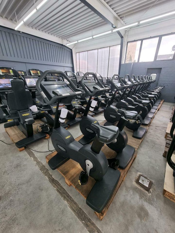 Technogym Excite 1000 Upright-Bike mit Unity 3-Console in Detmold