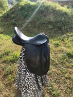 St. Tropez Dressage Dressursattel KW 35 17" Sachsen - Zwoenitz Vorschau