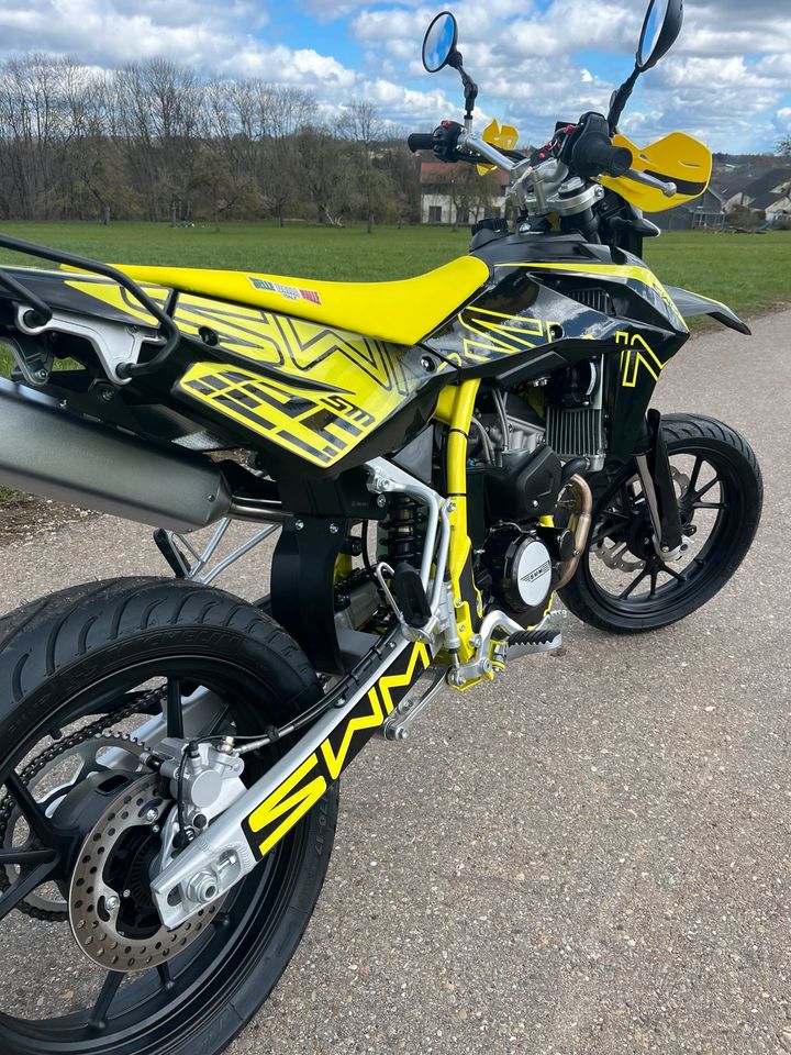 SWM SM 125 R *2024*NEUFAHRZEUG*LED*ABS*SUPERMOTO*NO FANTIC,BETA, in Geislingen an der Steige