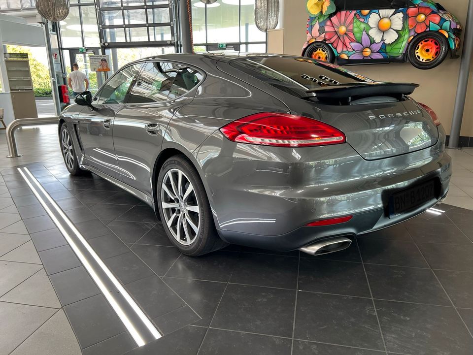 Porsche Panamera in Köln