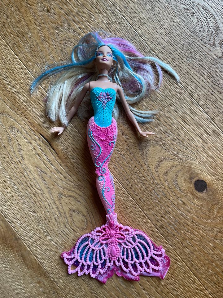 Meerjungfrauen Barbie Mattel X9173 2012 in Düsseldorf