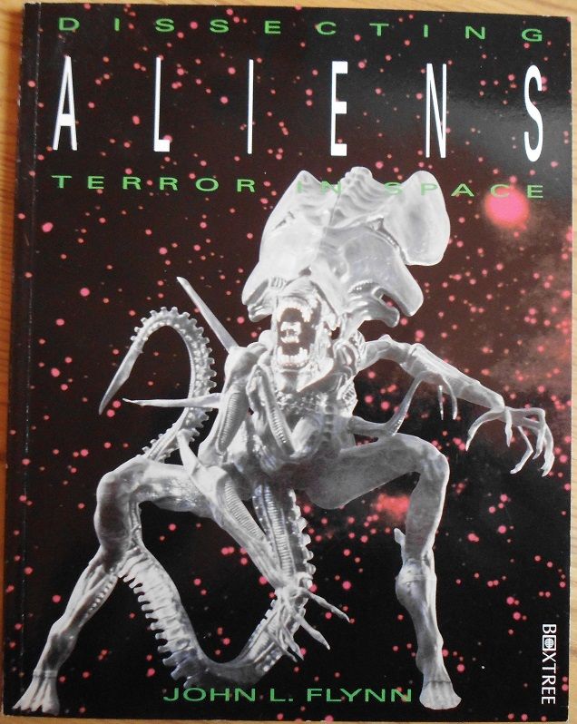 Dissecting Aliens - Terror in Space neuwertiges Buch zu Alien in Schöffengrund